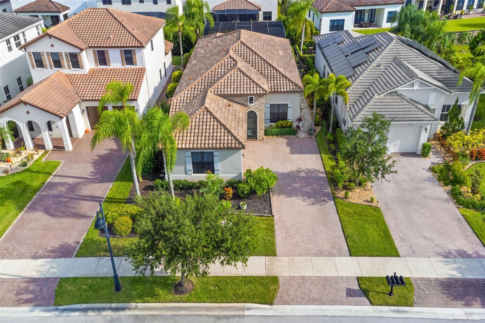 Image 33 of 39 For 5006 Avila Avenue