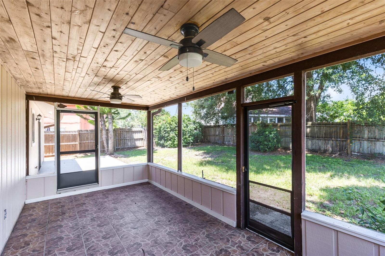 Image 16 of 27 For 965 Windsong Circle