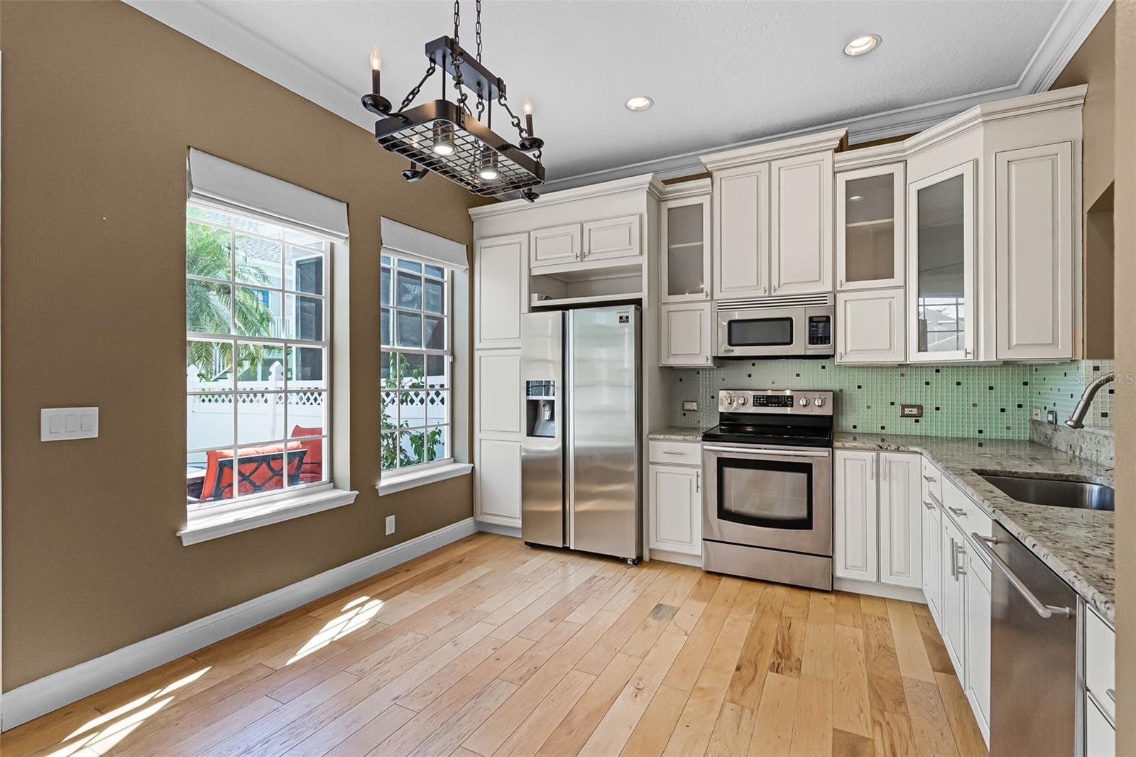 Image 8 of 69 For 625 Mulberry Avenue