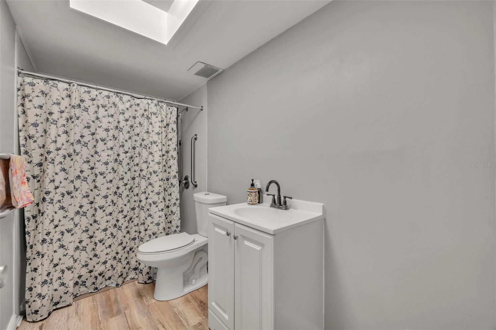 Image 21 of 30 For 2205 Winslow Circle