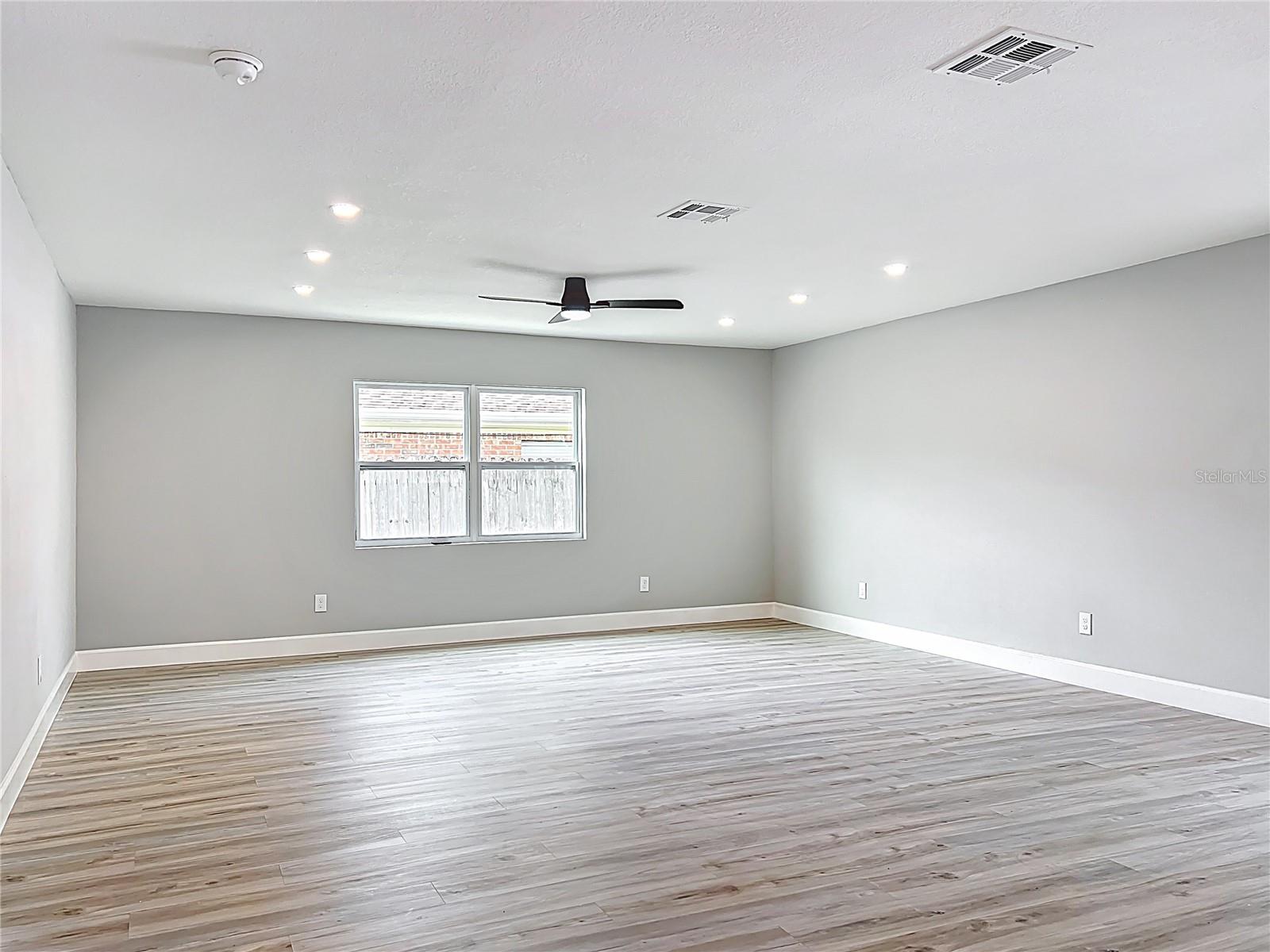 Image 16 of 71 For 8676 Hillside Drive