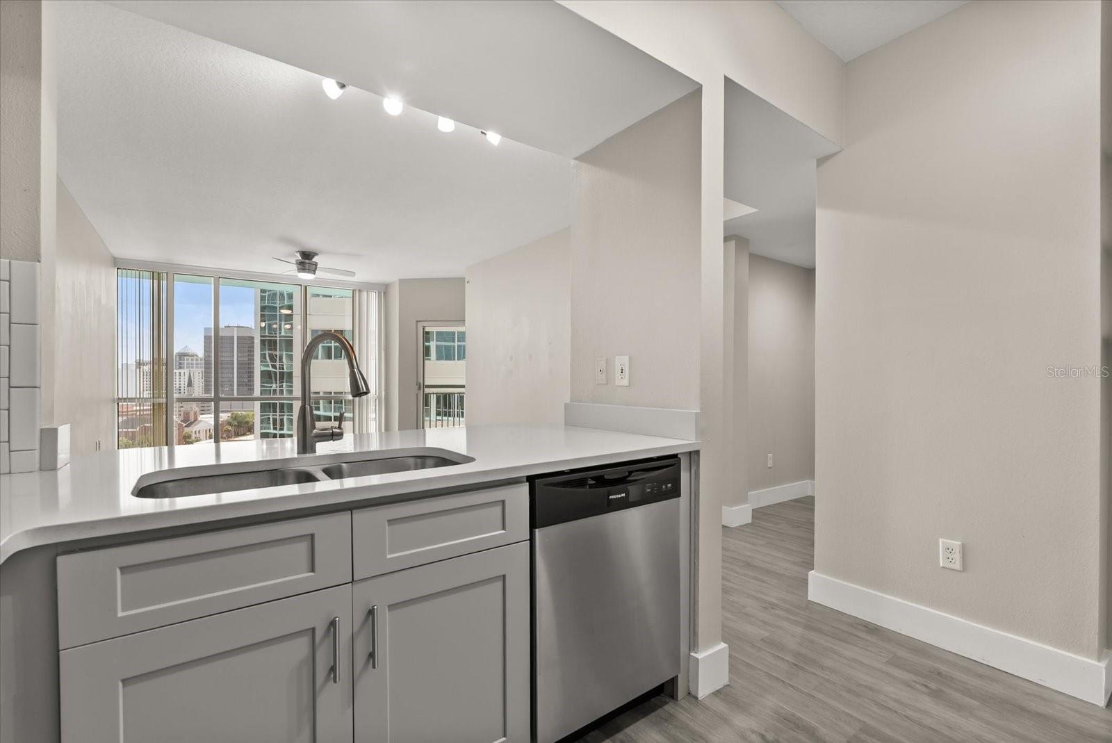 Image 11 of 34 For 322 Central Boulevard 1404