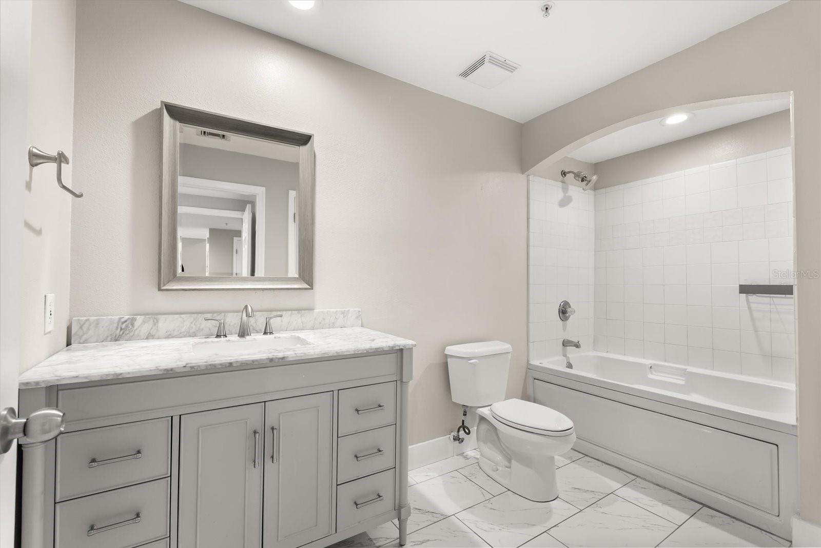 Image 14 of 34 For 322 Central Boulevard 1404