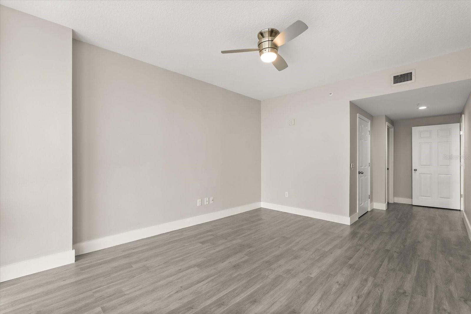 Image 15 of 34 For 322 Central Boulevard 1404