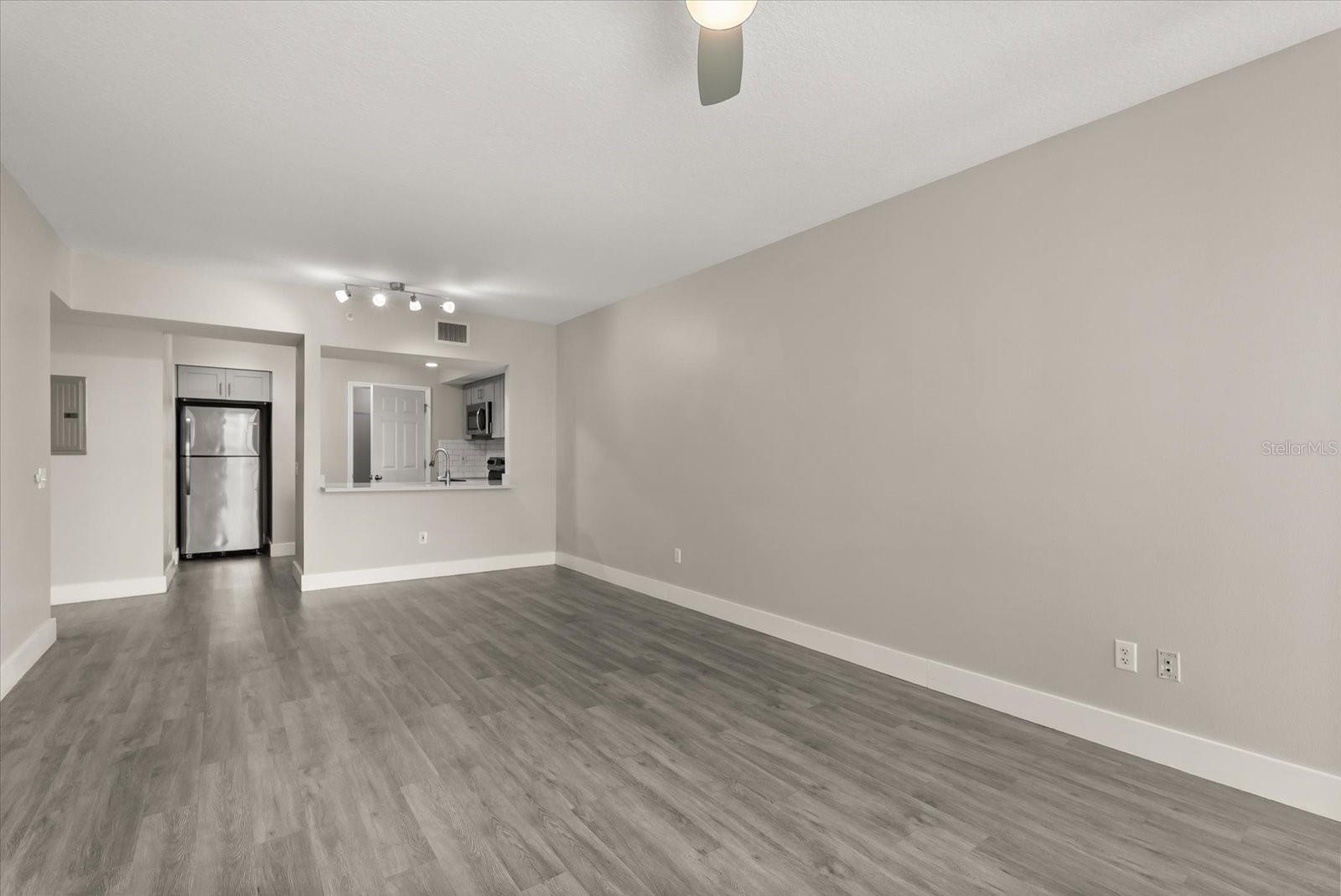 Image 24 of 34 For 322 Central Boulevard 1404