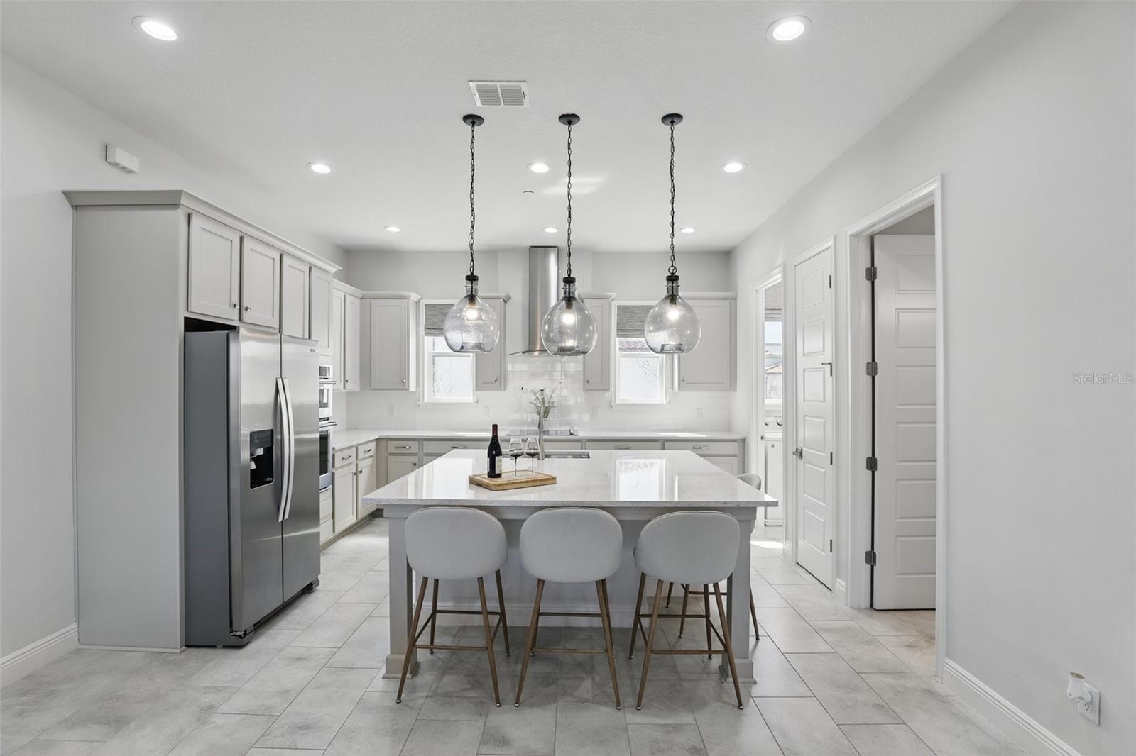 Image 16 of 51 For 9527 Mere Parkway