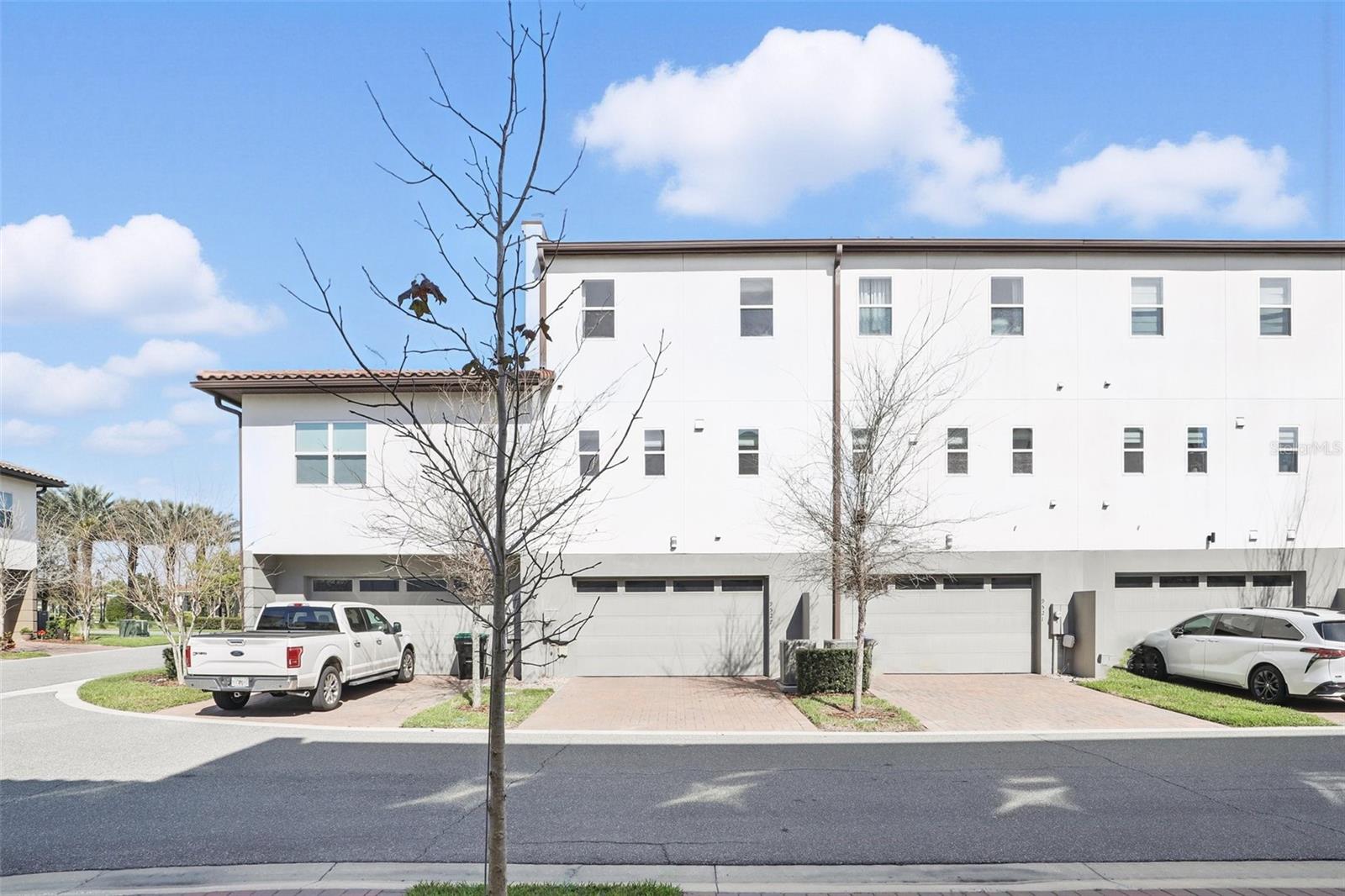 Image 33 of 51 For 9527 Mere Parkway