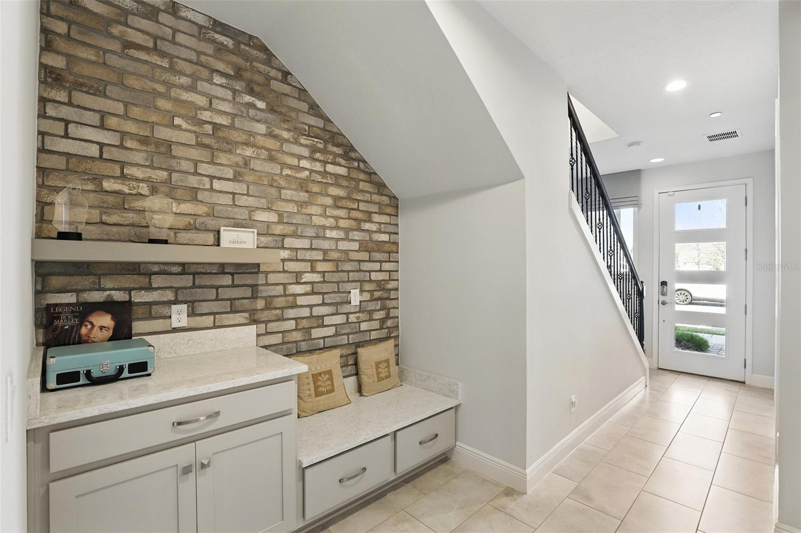 Image 4 of 51 For 9527 Mere Parkway