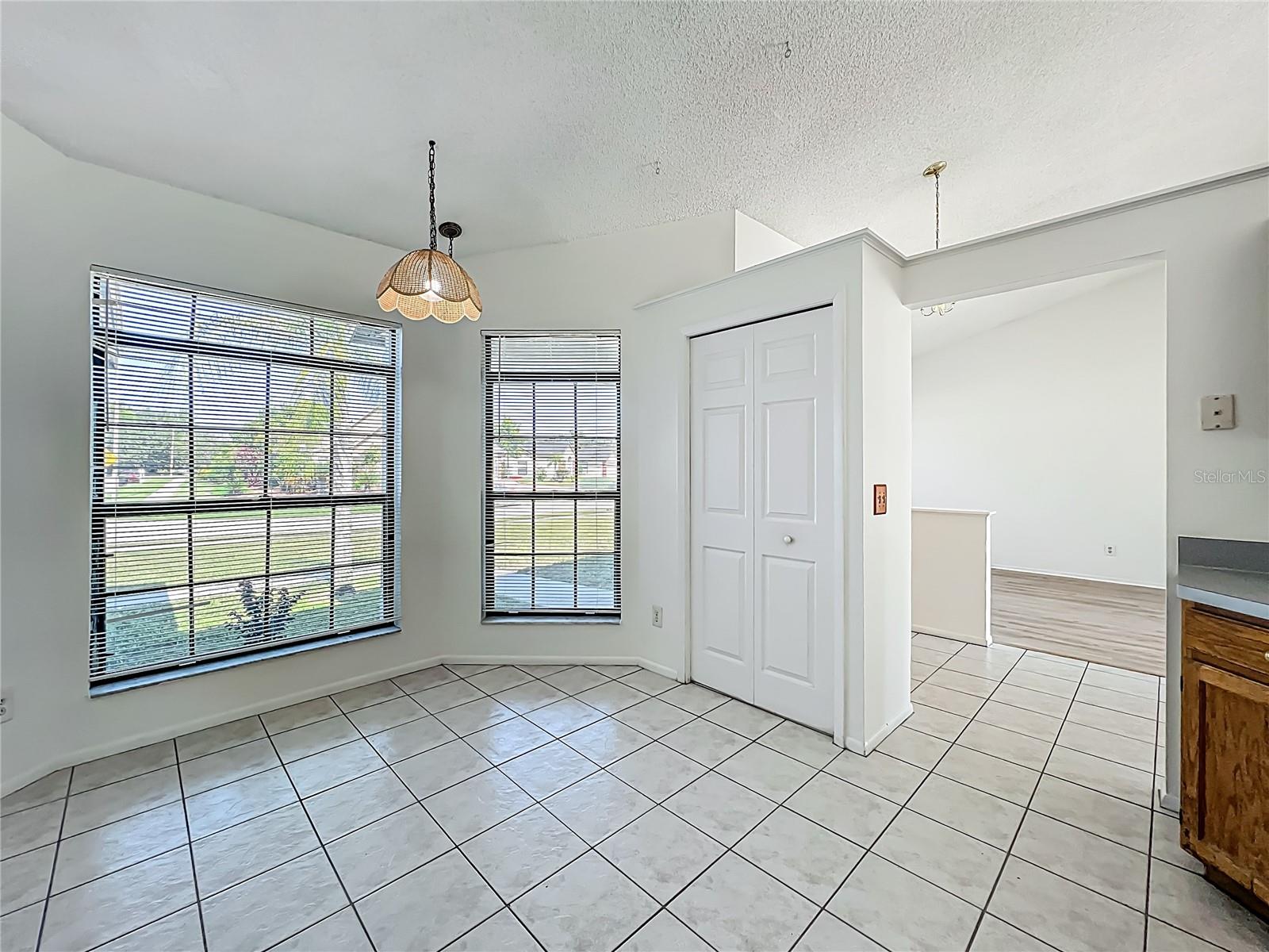 Image 11 of 64 For 2211 Fairmont Circle