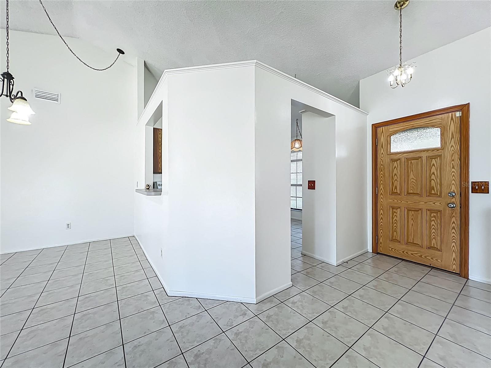 Image 15 of 64 For 2211 Fairmont Circle