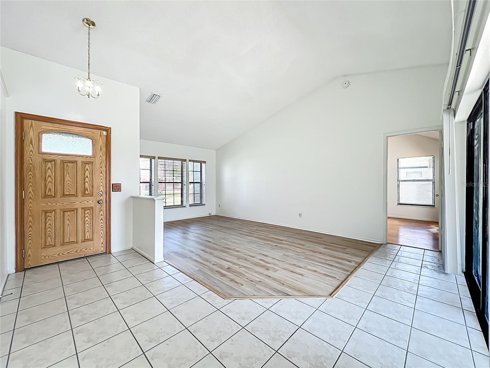 Image 17 of 64 For 2211 Fairmont Circle