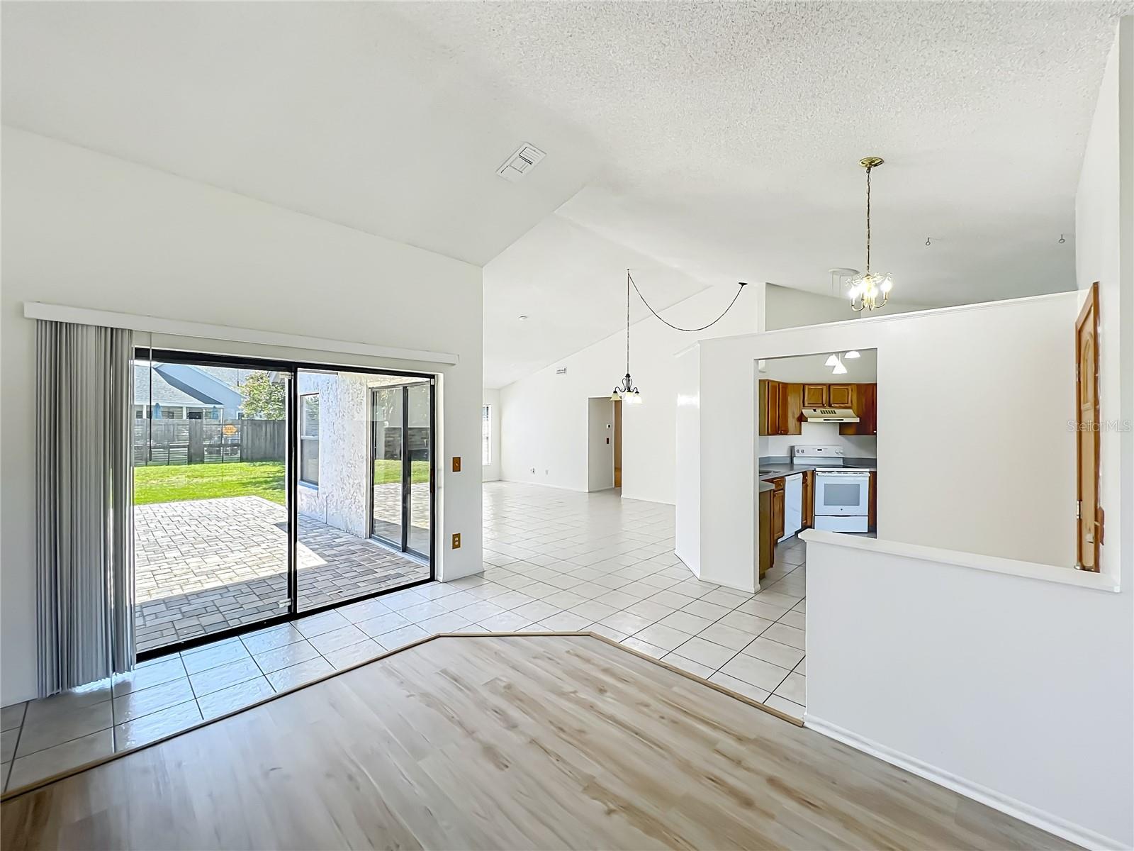 Image 22 of 64 For 2211 Fairmont Circle