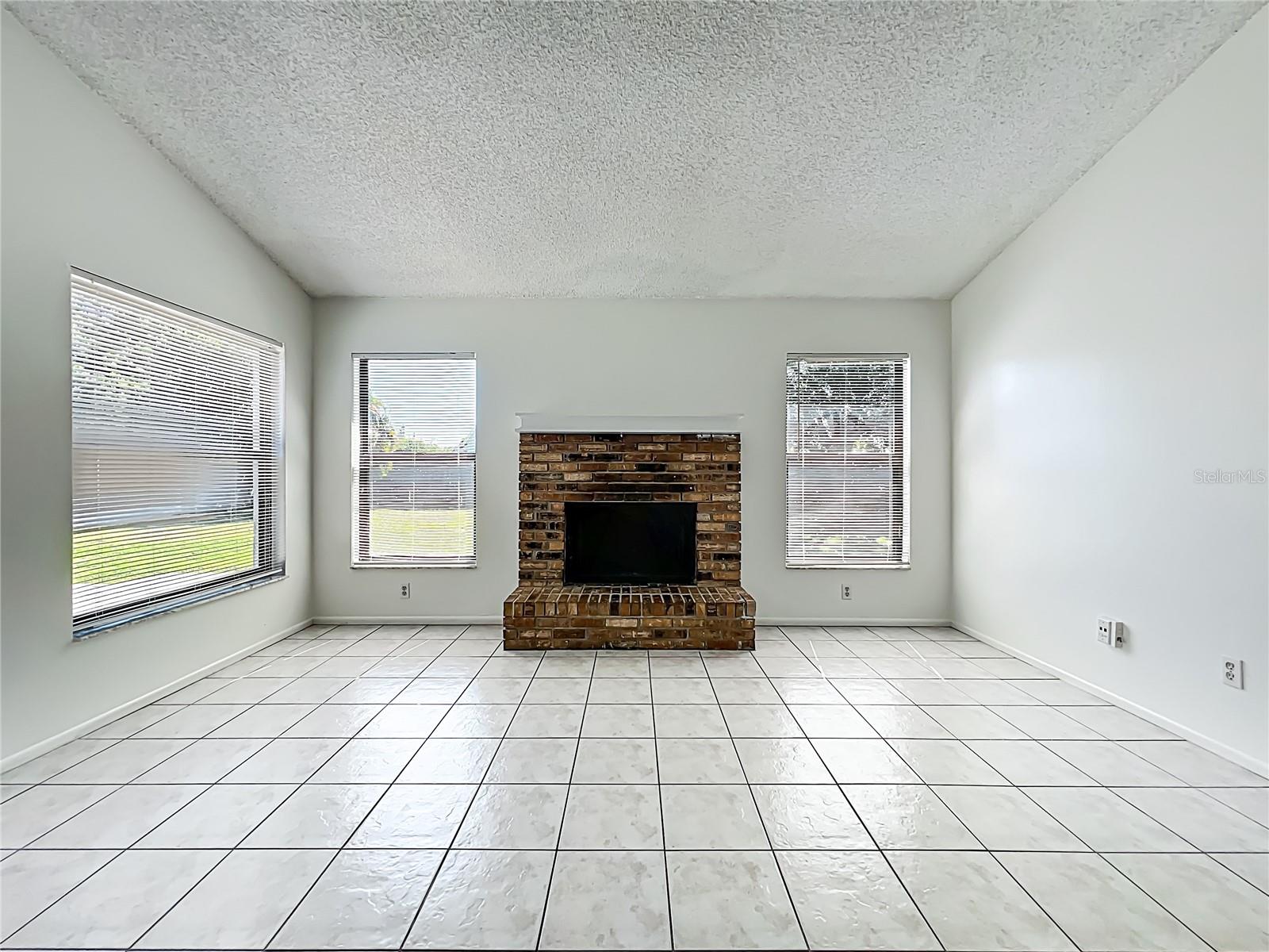 Image 25 of 64 For 2211 Fairmont Circle