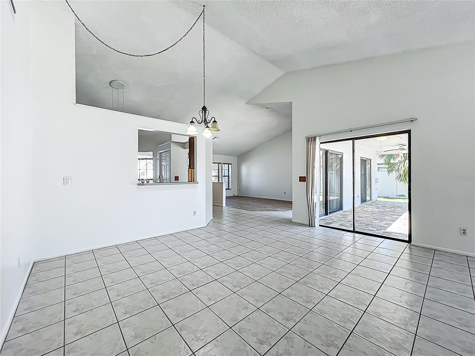 Image 27 of 64 For 2211 Fairmont Circle