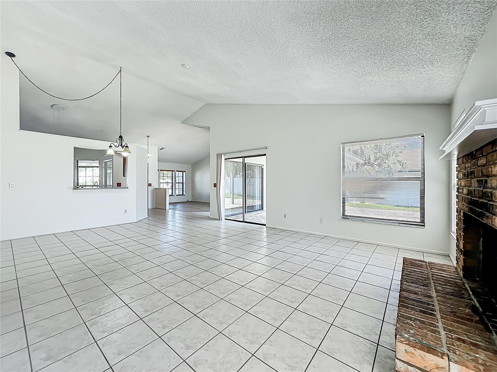 Image 28 of 64 For 2211 Fairmont Circle