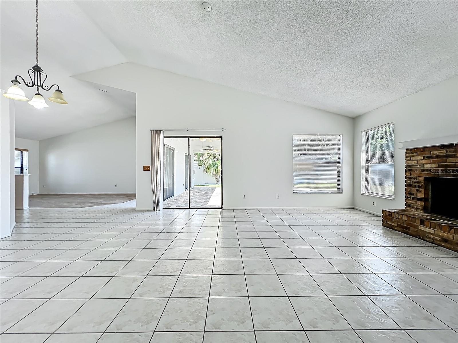 Image 29 of 64 For 2211 Fairmont Circle