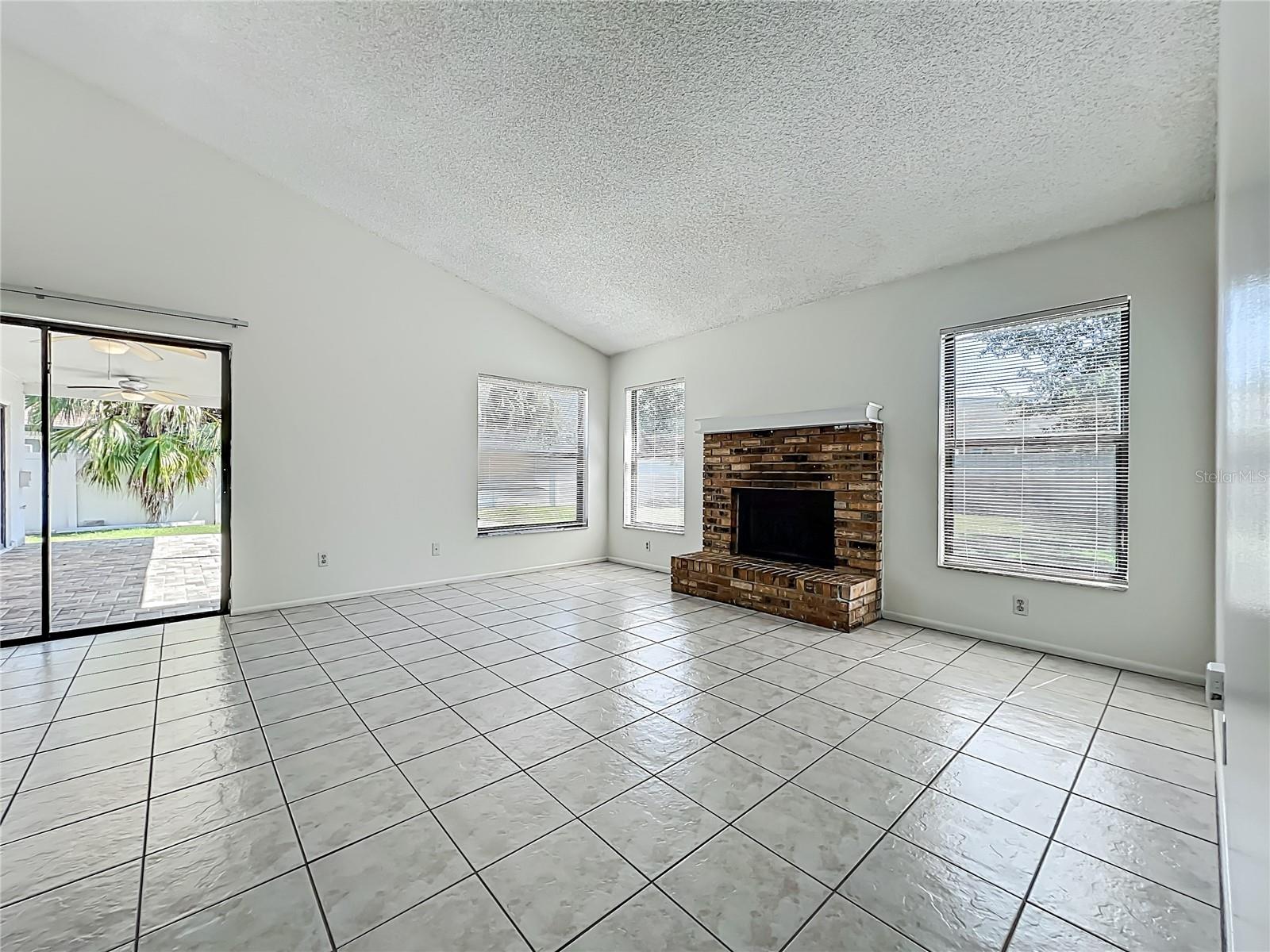Image 30 of 64 For 2211 Fairmont Circle