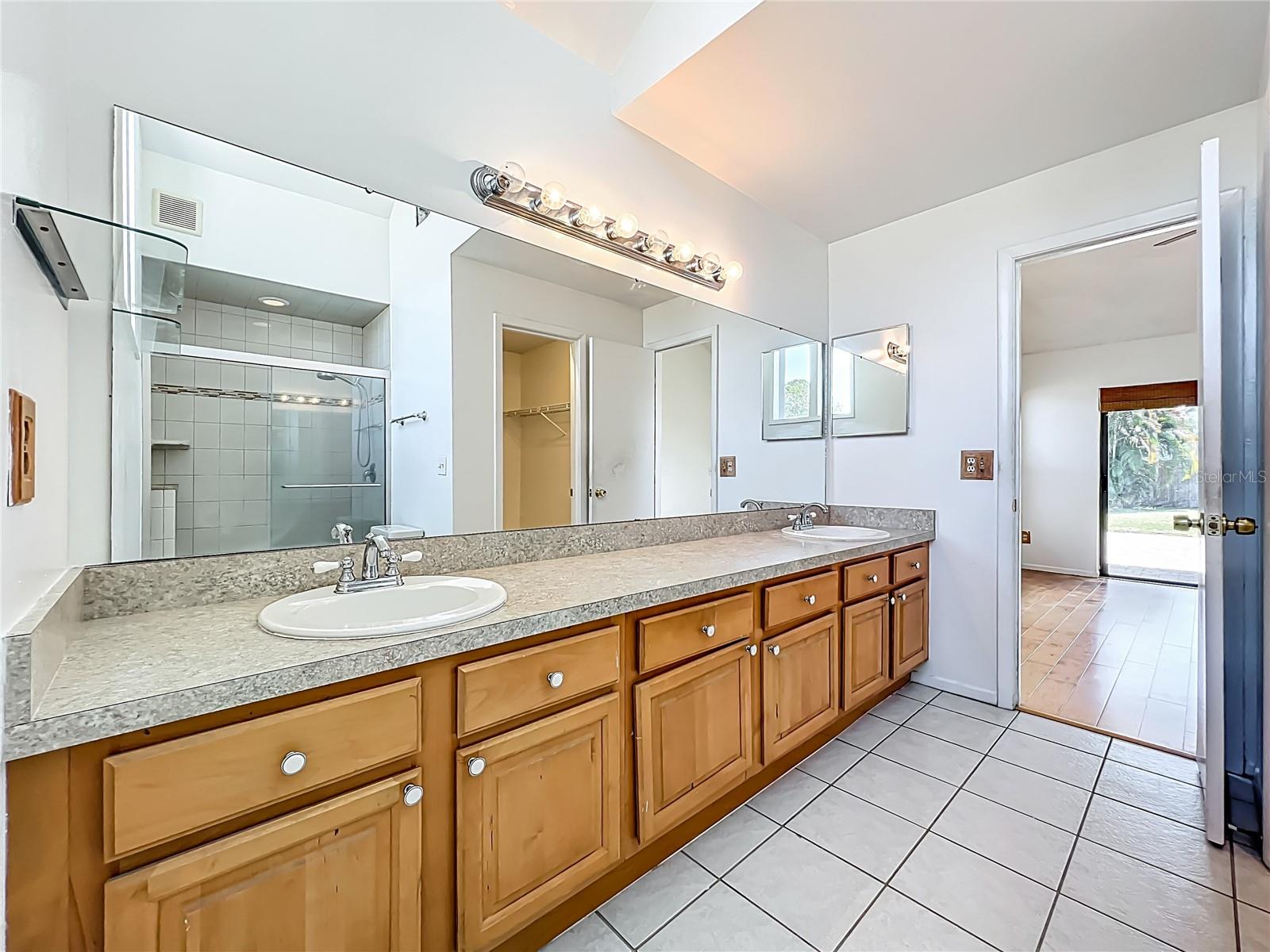 Image 49 of 64 For 2211 Fairmont Circle