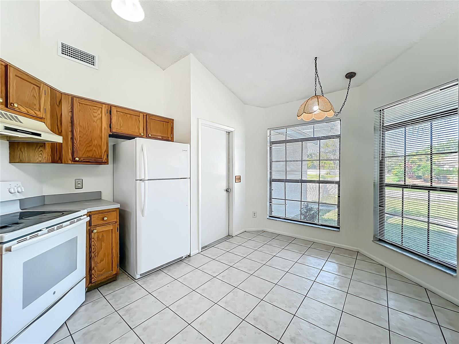 Image 9 of 64 For 2211 Fairmont Circle