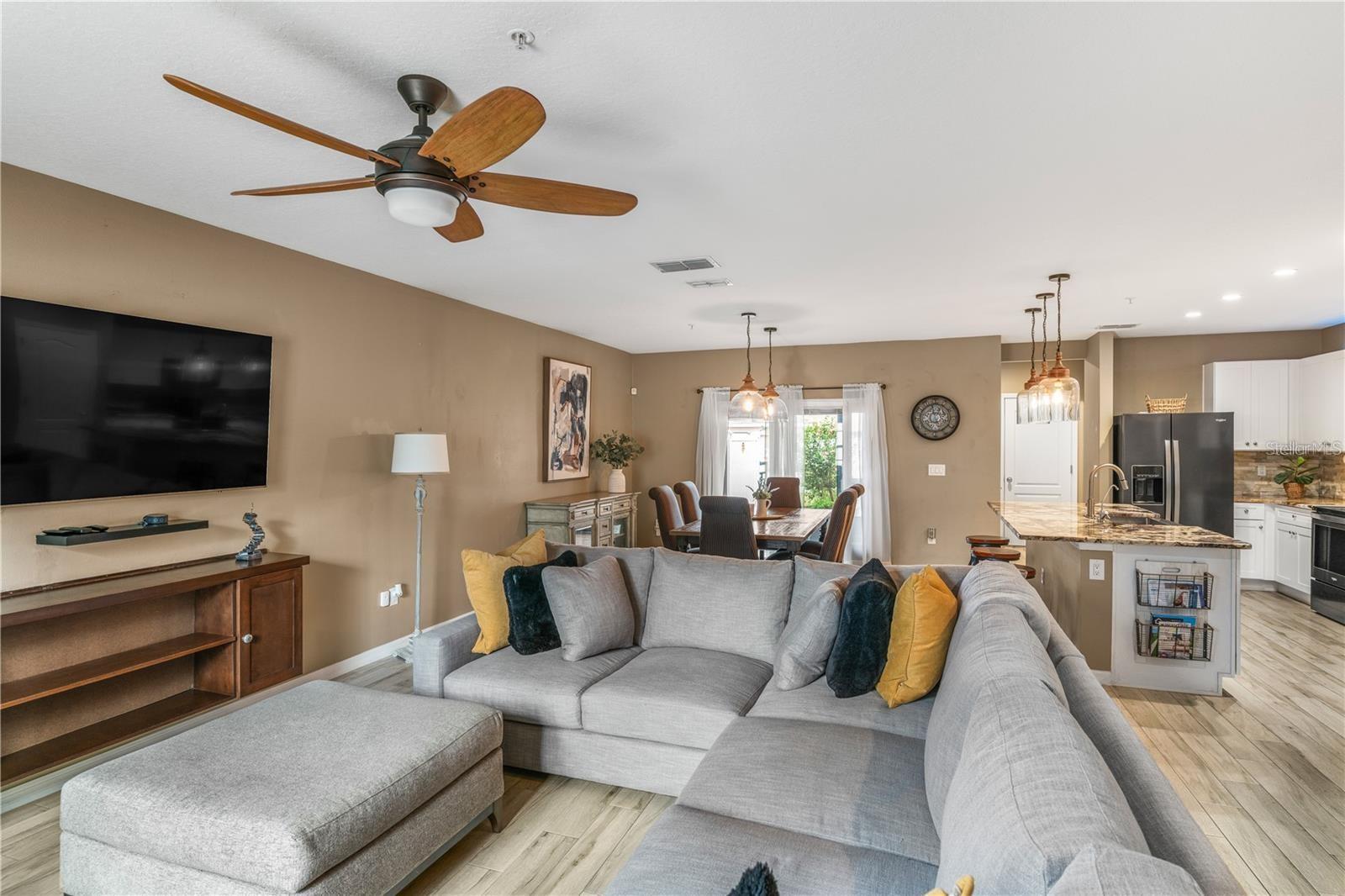 Image 10 of 28 For 4833 Apple Blossom Lane