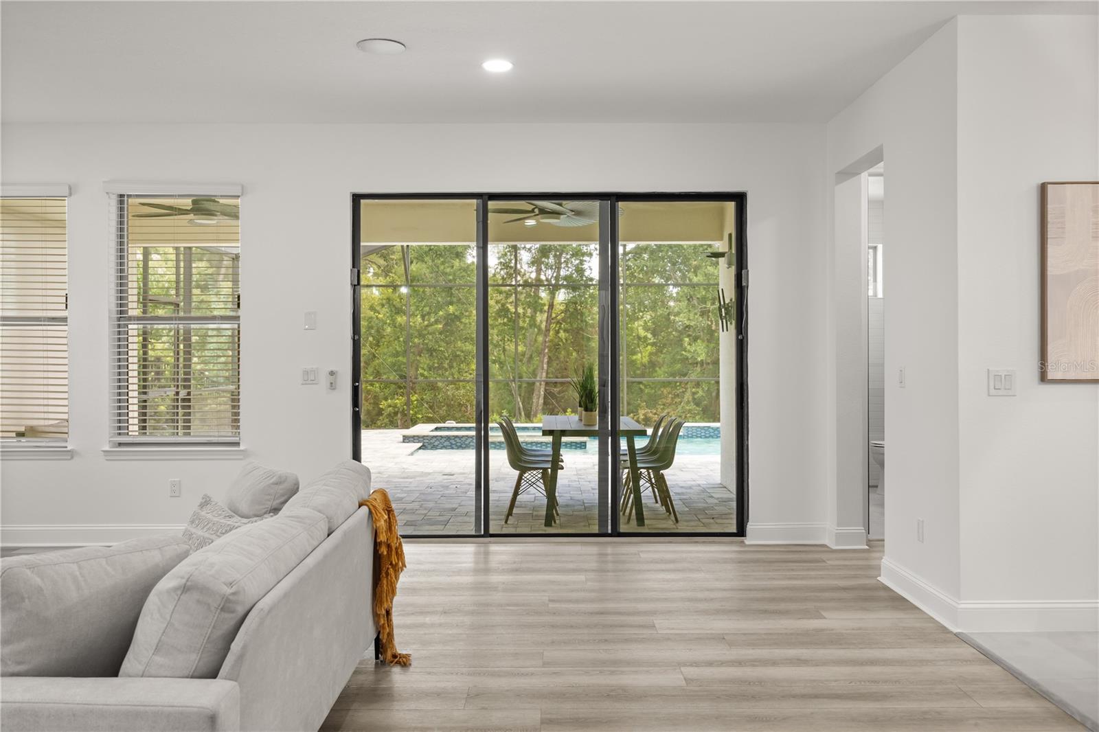 Image 12 of 51 For 8349 Vivaro Isle Way
