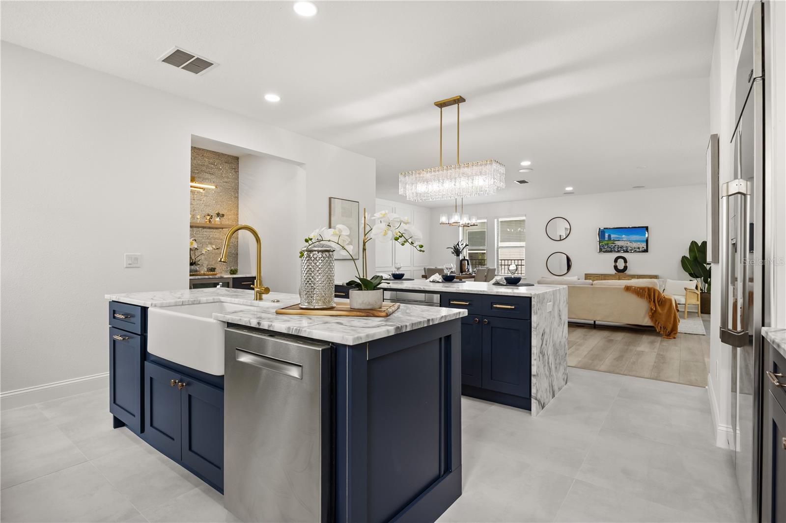 Image 15 of 51 For 8349 Vivaro Isle Way