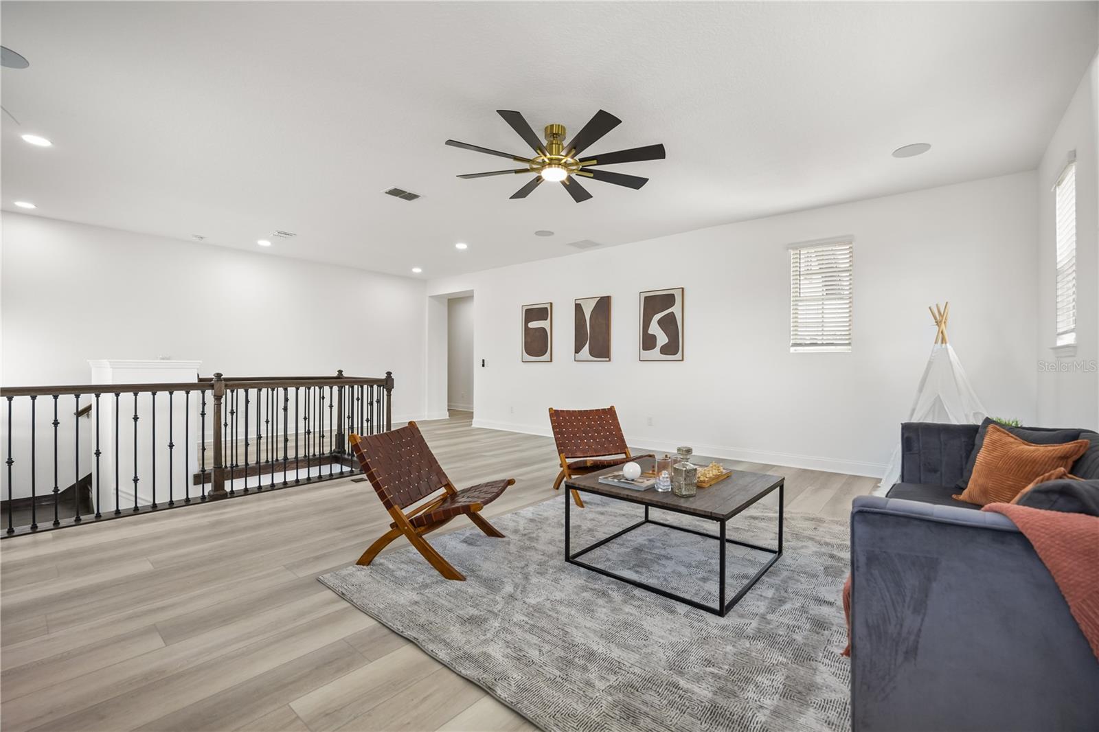 Image 25 of 51 For 8349 Vivaro Isle Way