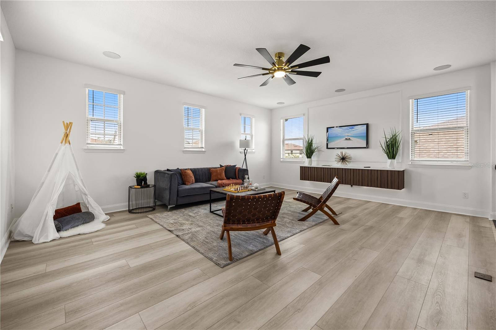 Image 27 of 51 For 8349 Vivaro Isle Way