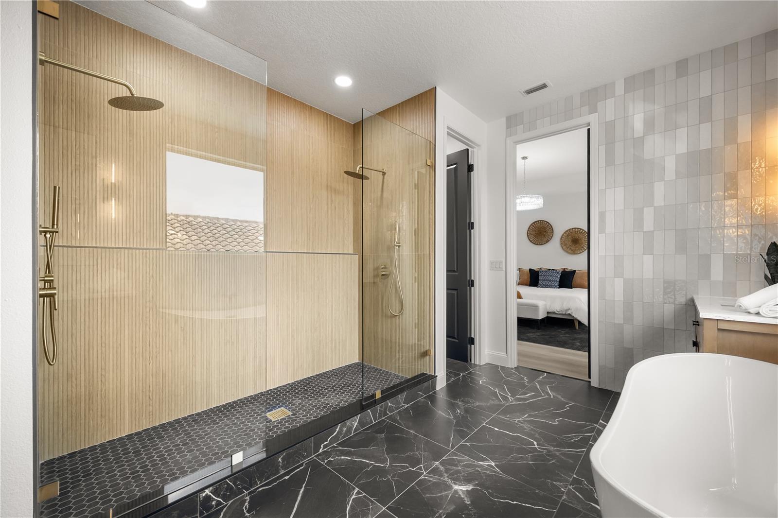 Image 35 of 51 For 8349 Vivaro Isle Way