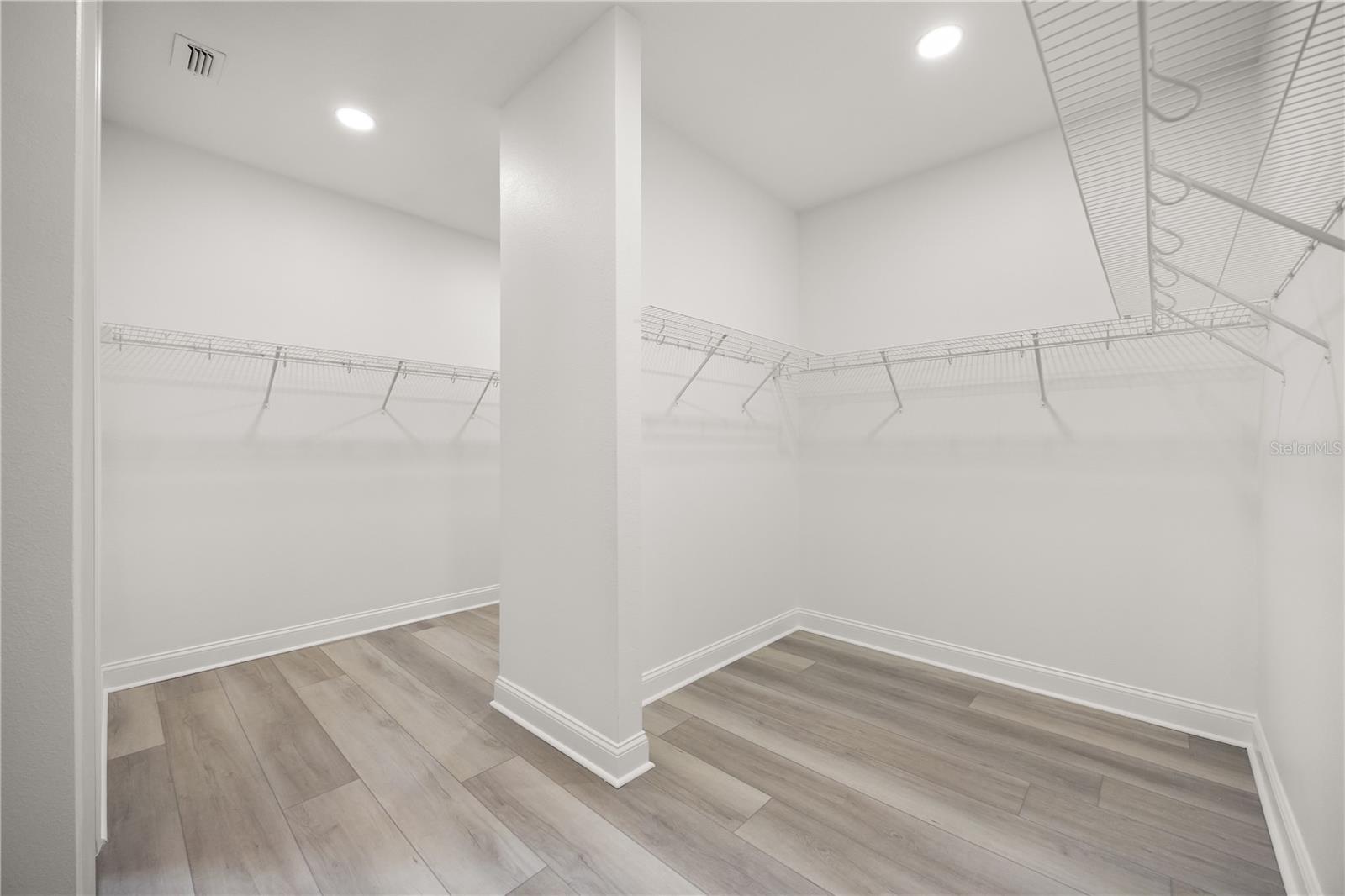 Image 36 of 51 For 8349 Vivaro Isle Way