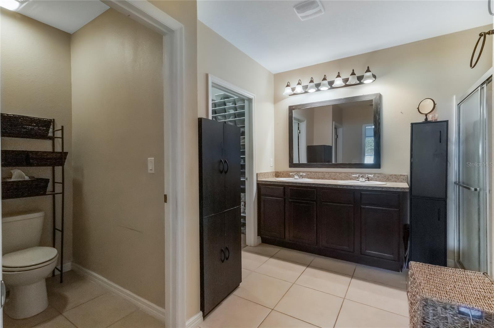 Image 31 of 54 For 210 Lazy Willow Drive