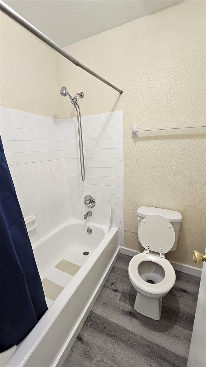 Image 19 of 26 For 4407 Semoran Boulevard 8