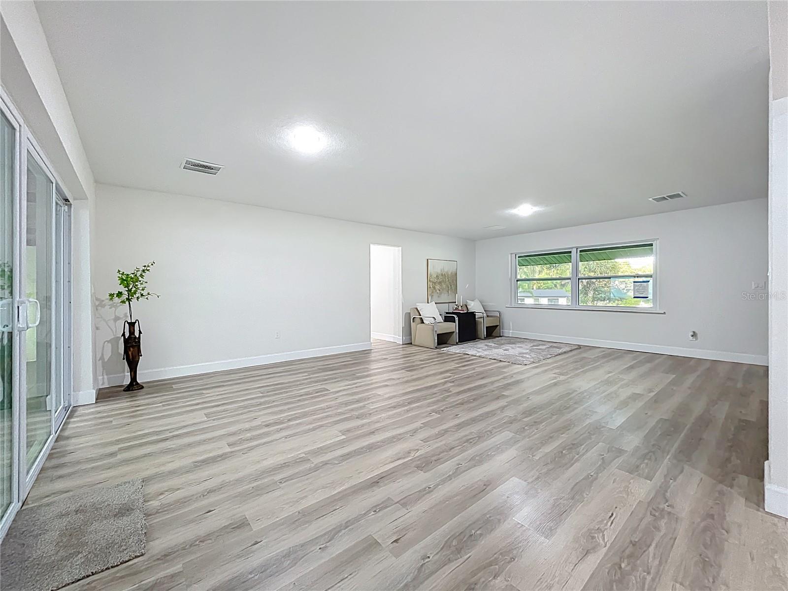 Image 15 of 57 For 1014 Oak Lane