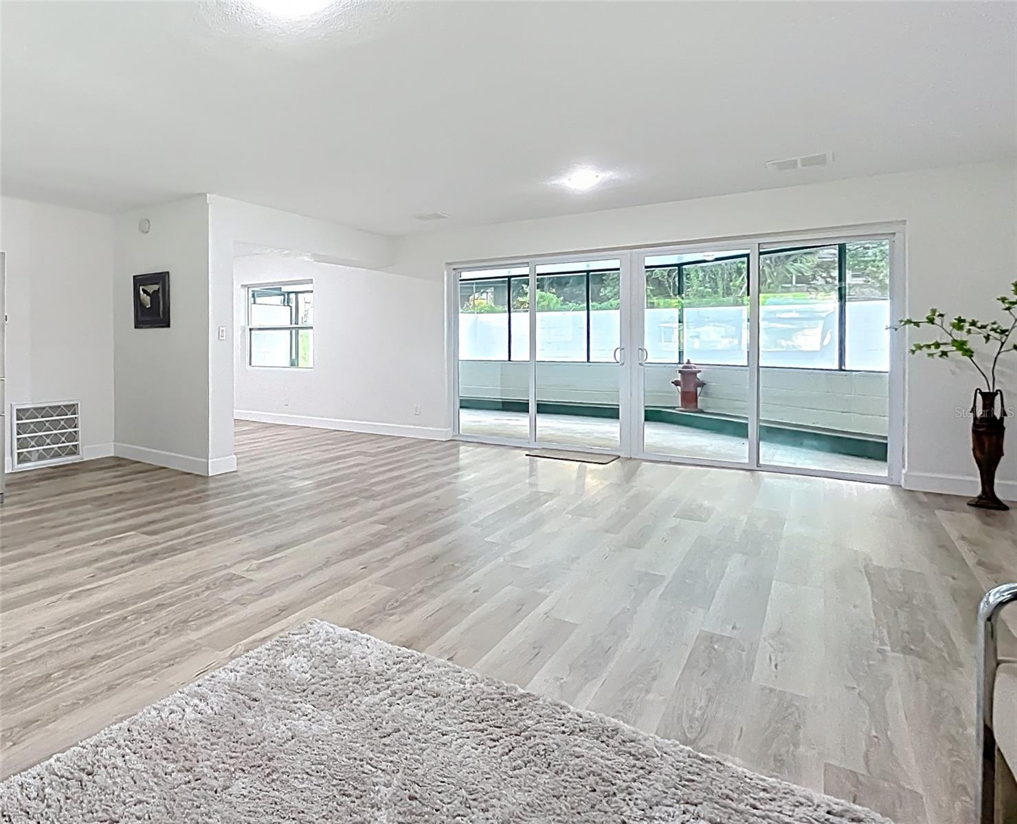 Image 4 of 57 For 1014 Oak Lane