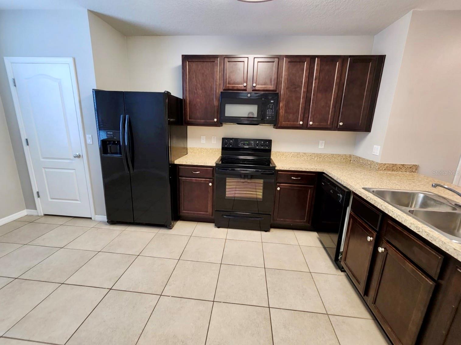 Image 2 of 41 For 335 Arbor Lakes Drive
