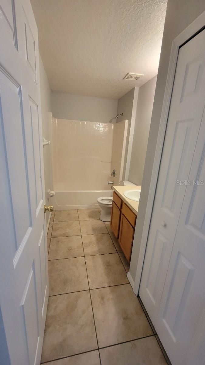 Image 15 of 18 For 654 Basingstoke Court