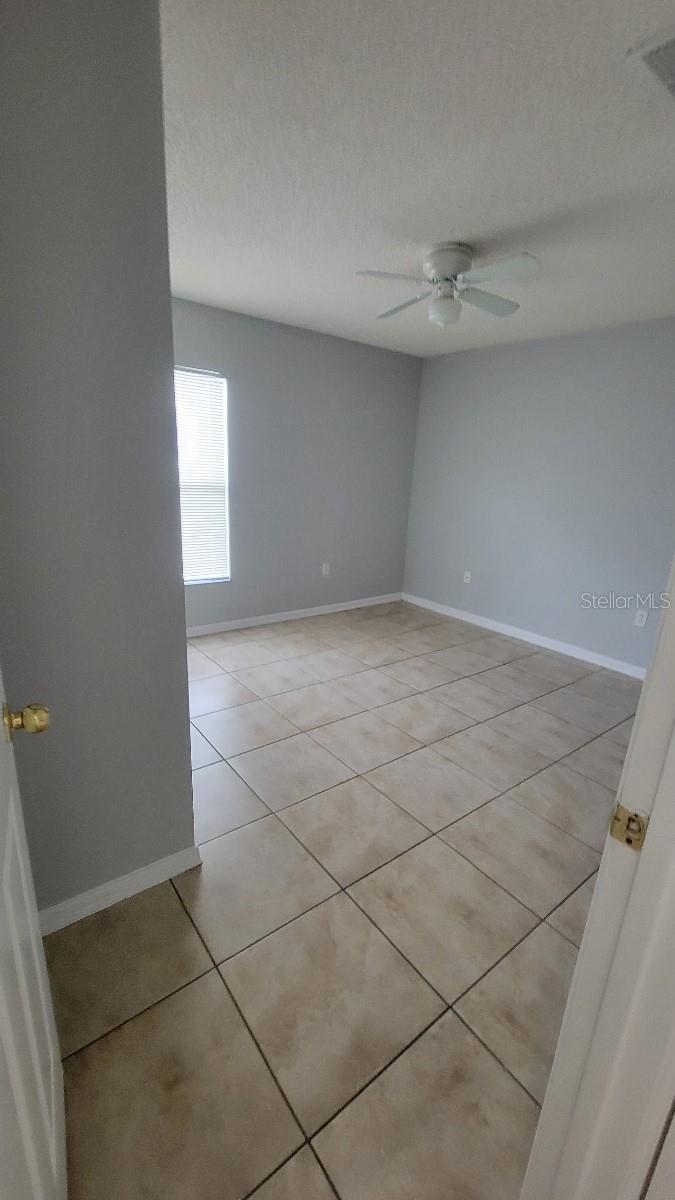 Image 16 of 18 For 654 Basingstoke Court