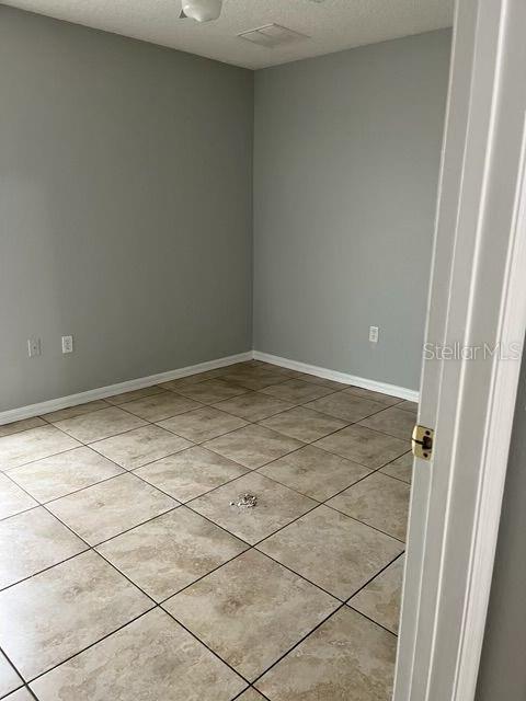 Image 5 of 18 For 654 Basingstoke Court