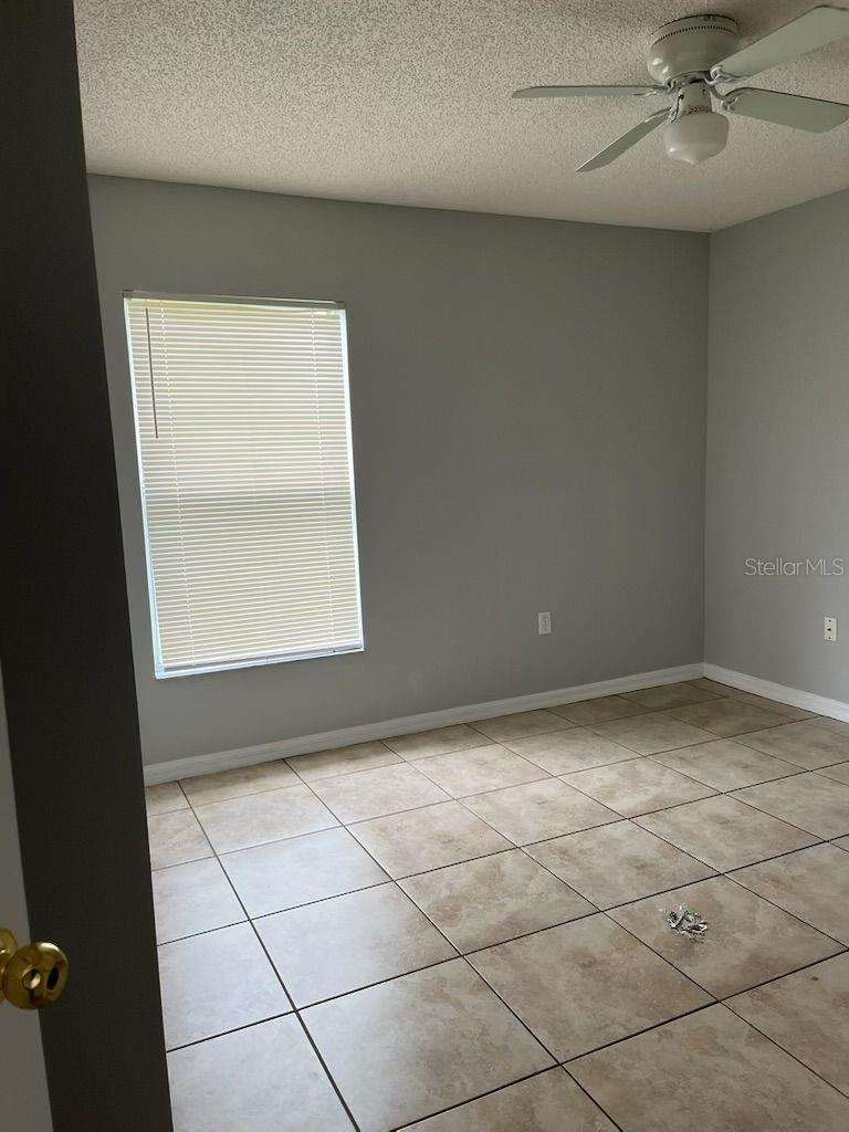 Image 6 of 18 For 654 Basingstoke Court