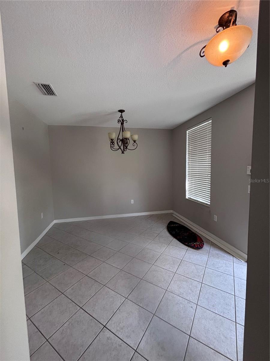 Image 2 of 10 For 5638 Simonton