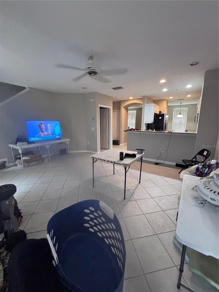 Image 9 of 10 For 5638 Simonton