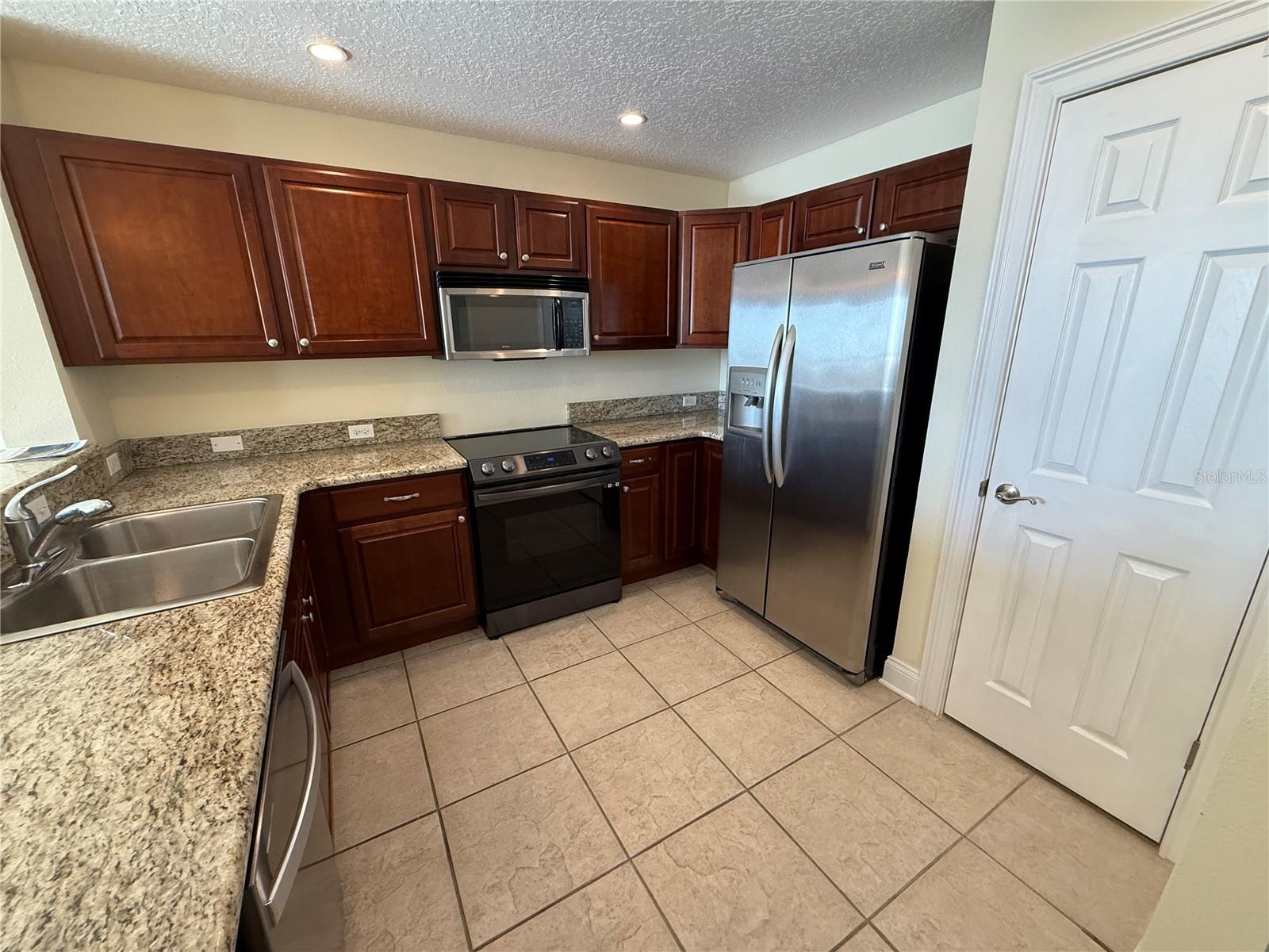 Image 3 of 12 For 225 Seminole Boulevard 412