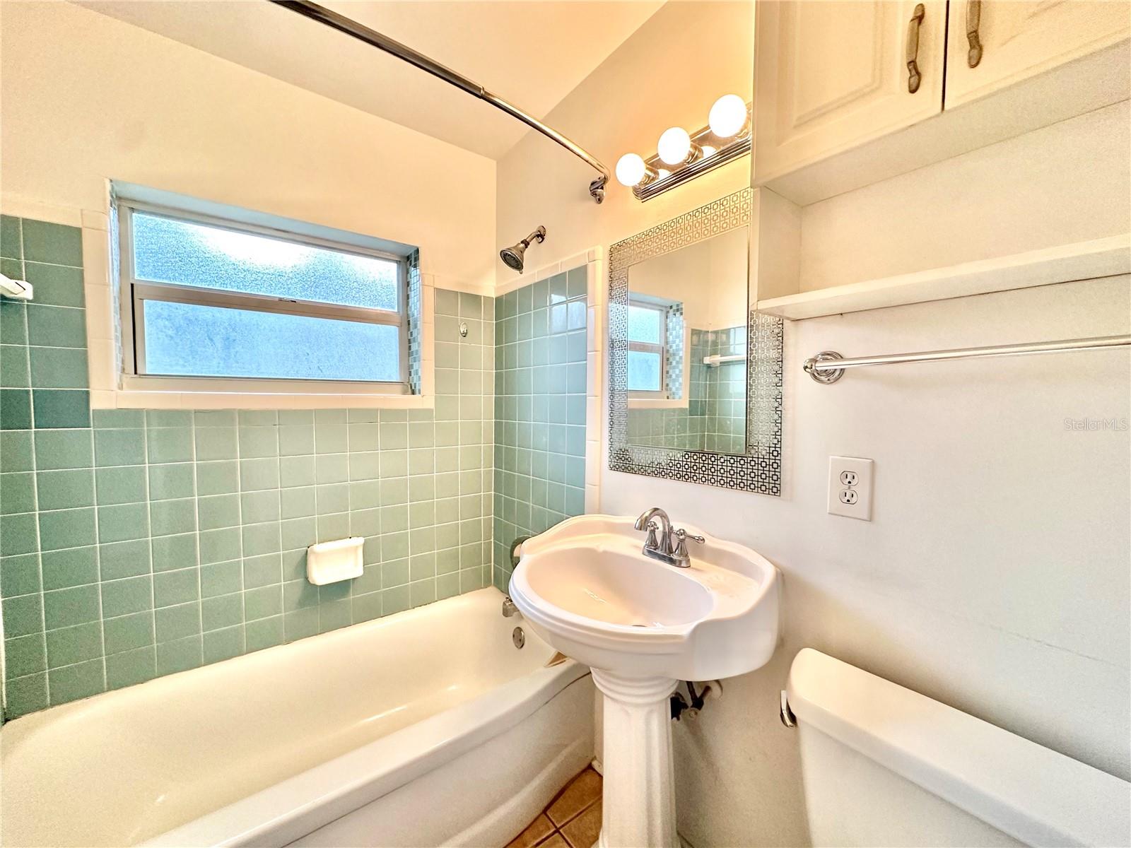 Image 15 of 16 For 1310 Esther Street