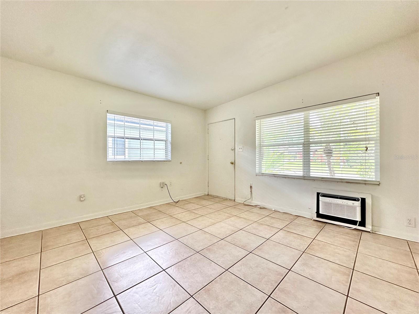 Image 4 of 16 For 1310 Esther Street