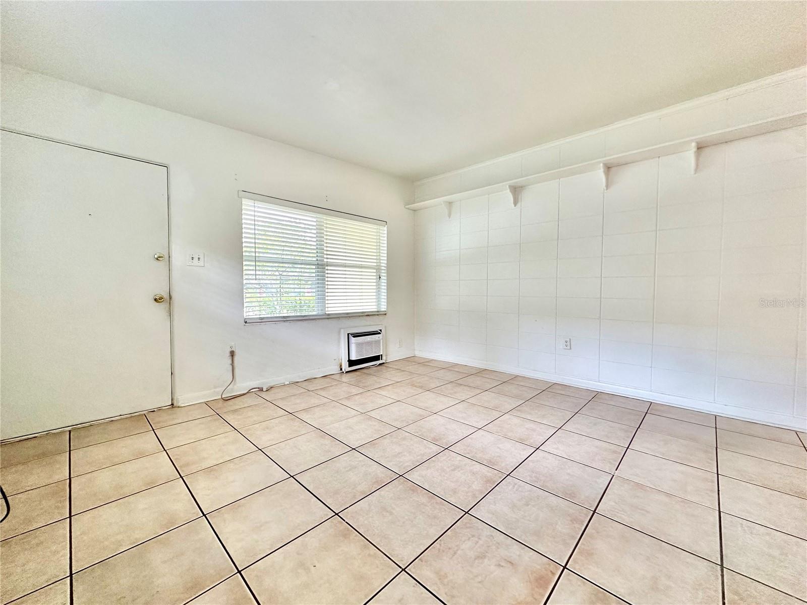 Image 5 of 16 For 1310 Esther Street