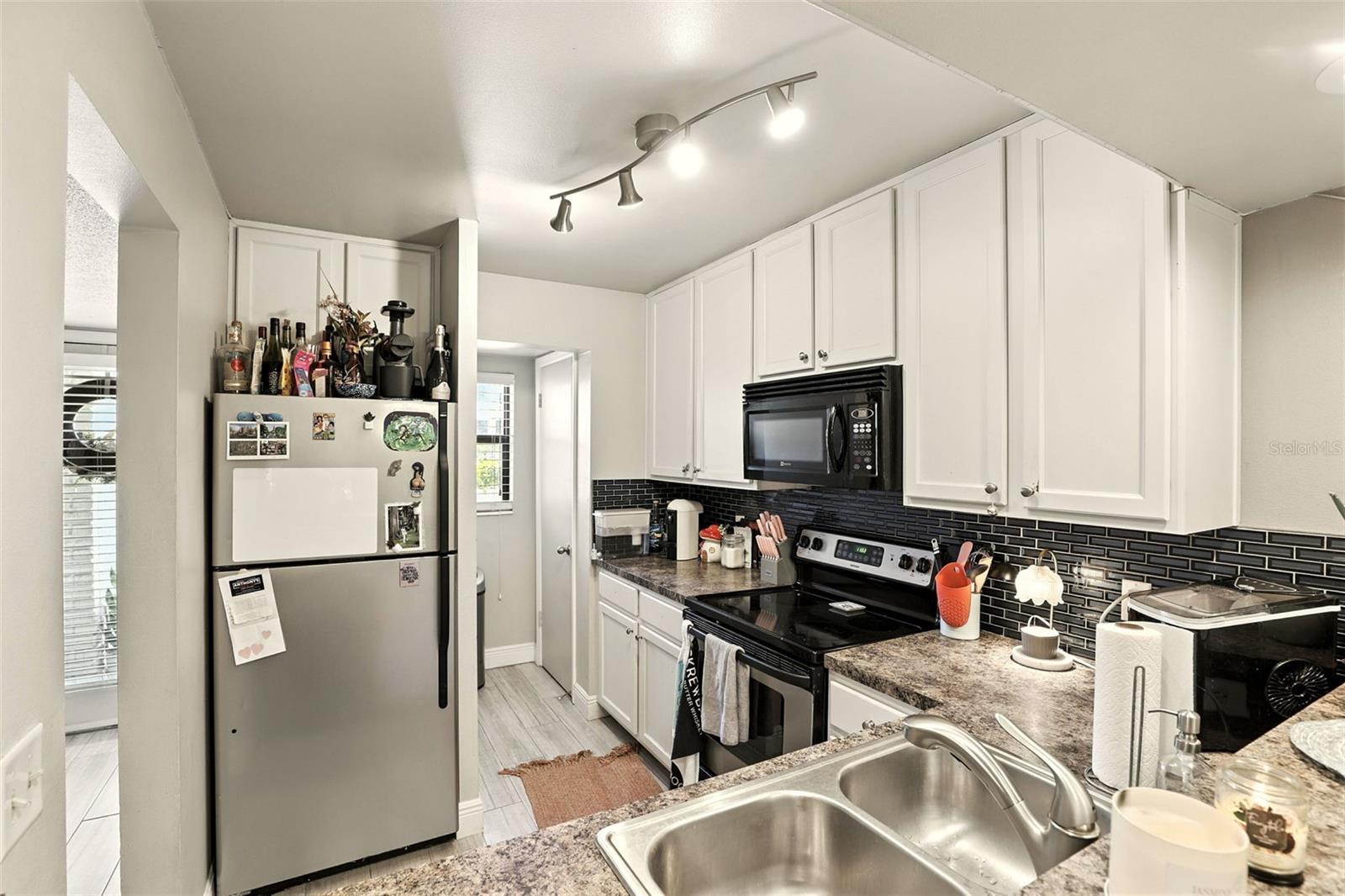 Image 5 of 21 For 3124 Plaza Terrace Drive 3124