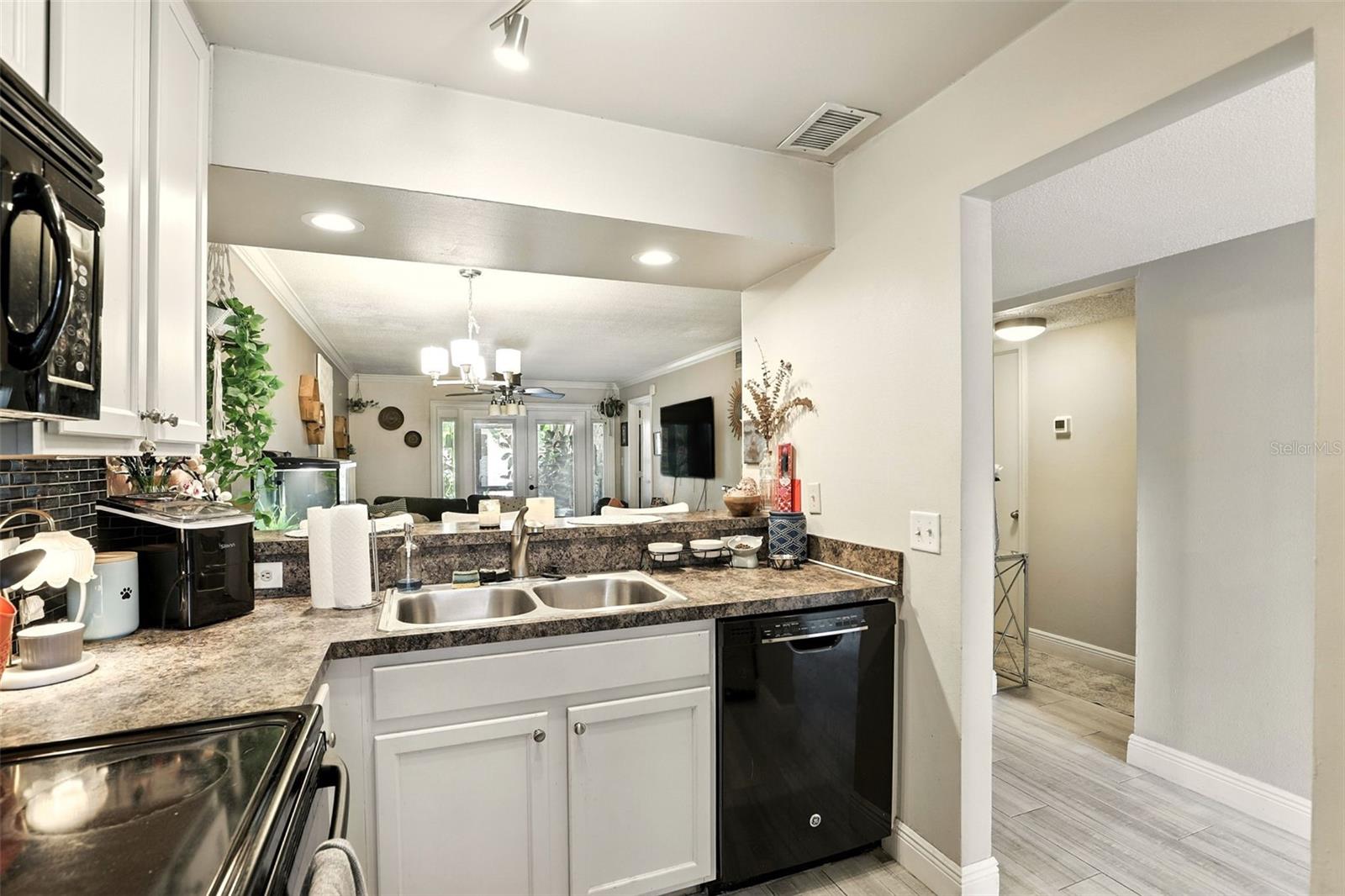 Image 6 of 21 For 3124 Plaza Terrace Drive 3124