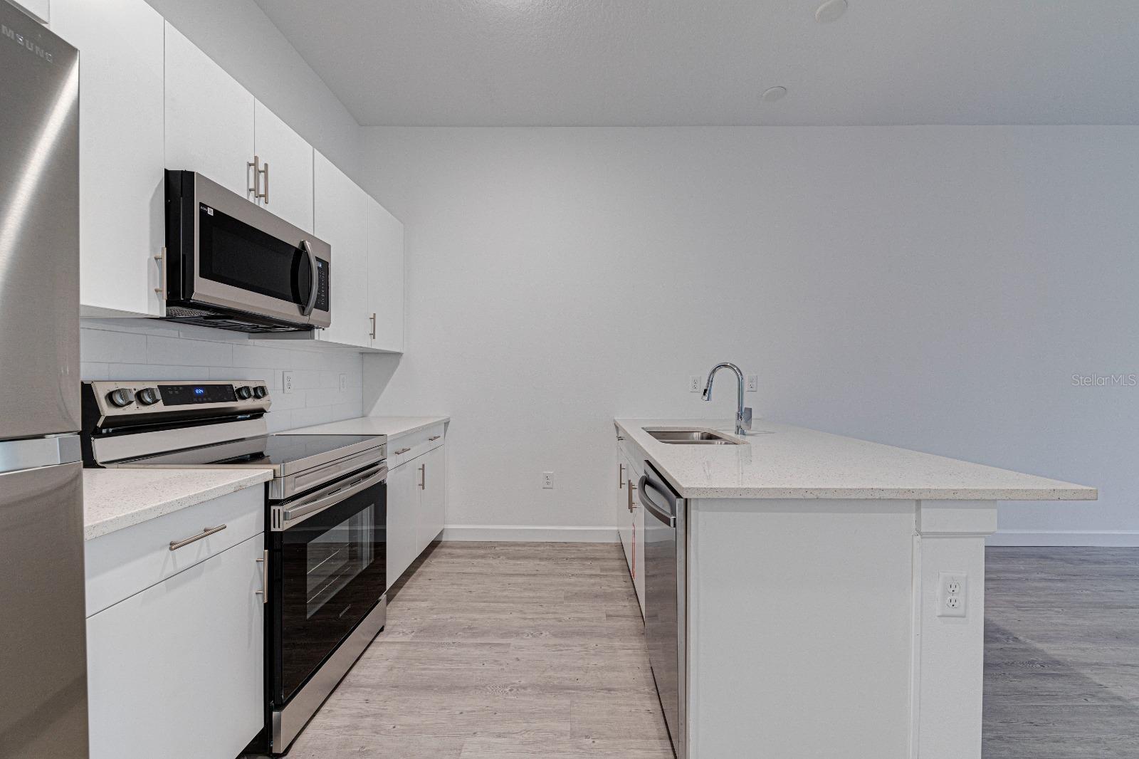 Image 4 of 33 For 400 Famagusta Drive
