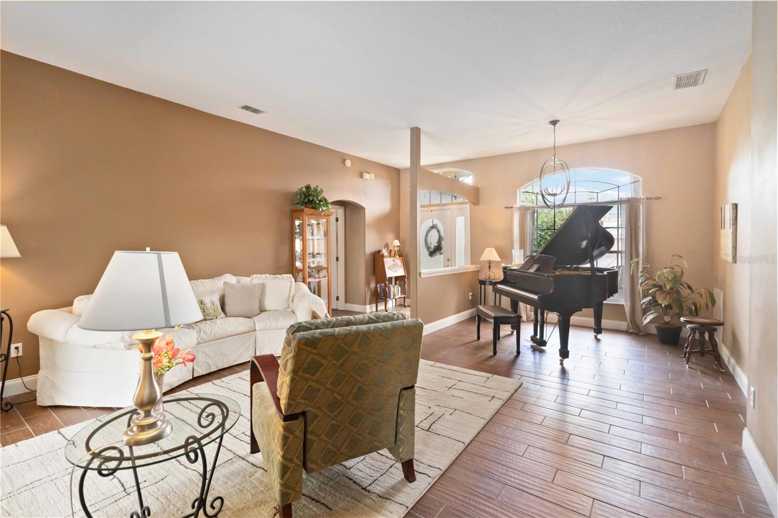 Image 18 of 69 For 817 Shallow Brook Avenue