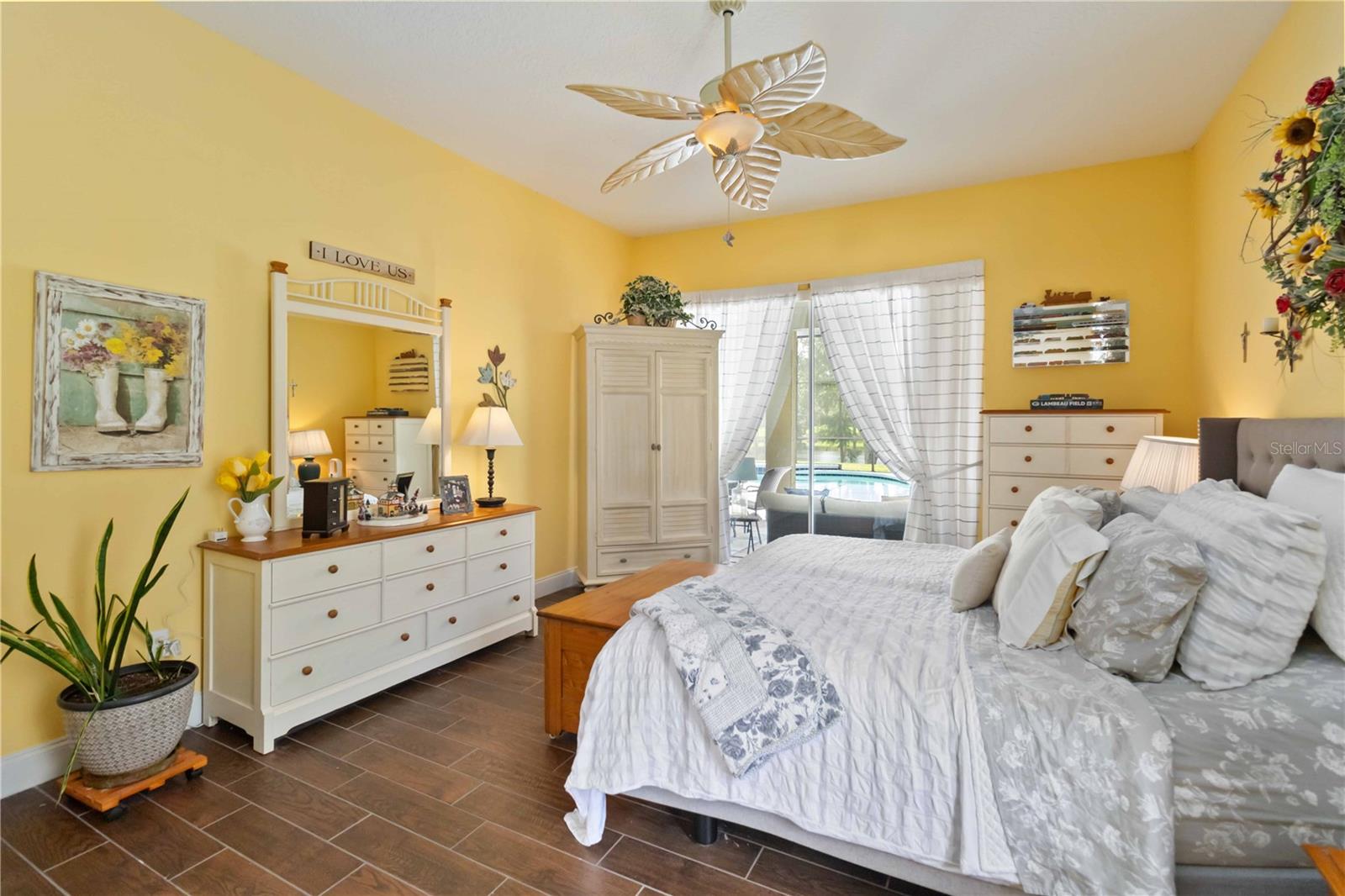 Image 30 of 69 For 817 Shallow Brook Avenue